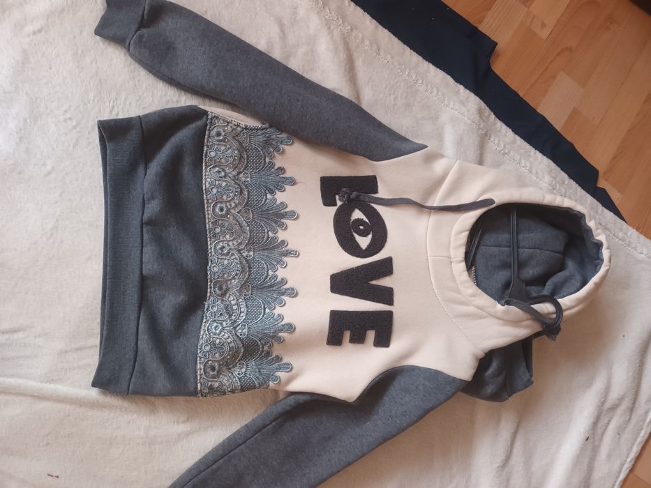 Продам костюм на девочку