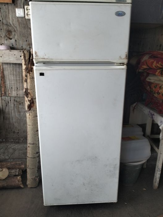 Продам холодильник