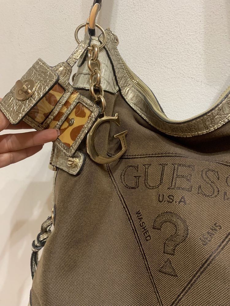 Дамска чанта Guess