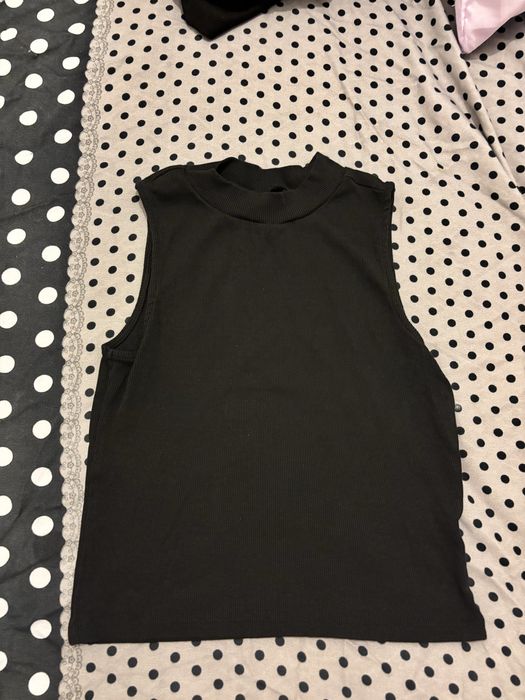 Чисто нови и малко носени дрехи, отлично състояние