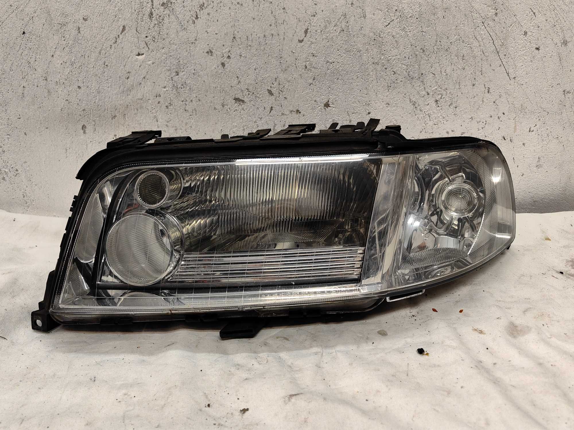 Оригинален фар Ауди А8 Д2  Audi A8 D2 Xenon