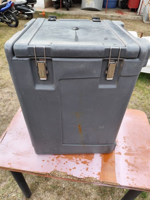 Cooleer din plastic 60l
