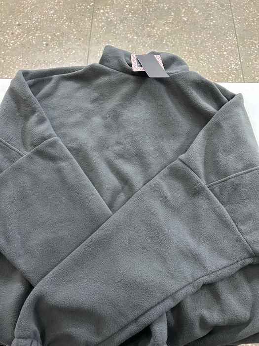 продается обсолютно новый костюм