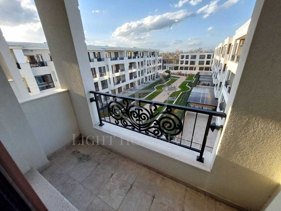 Продава се Четиристаен апартамент в Пловдив, Христо Смирненски - 219 кв.м за 1521 €/кв.м - Снимка #11