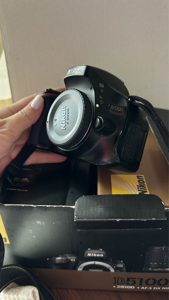 Фотоаппарате Nikon 5100 + объектив , AF-S DX NIKKOR 18-105mm