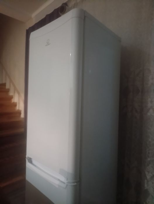 Холодильник отдам