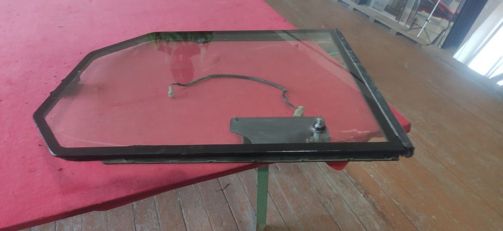 Изготовление стёкол на технику, погрузчики, экскаваторы итд