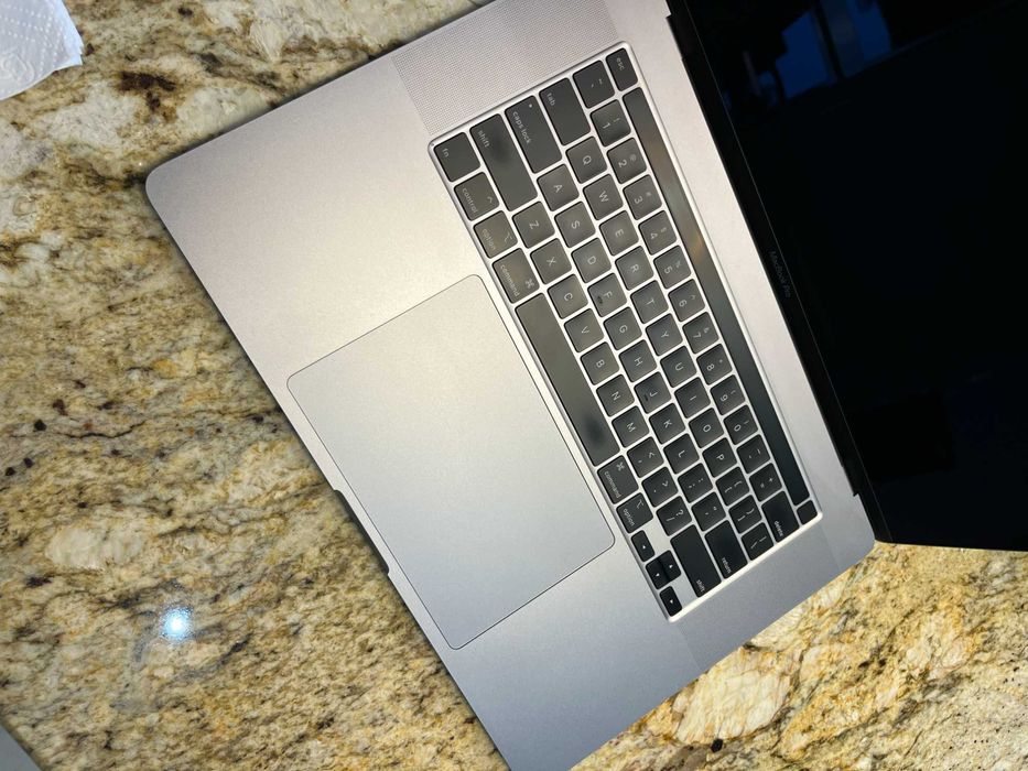 Macbook Pro 16 i9 DDR- 16GB, SSD-1TB (2019)