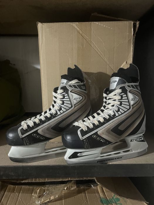 Конки хоккейные ccm 02