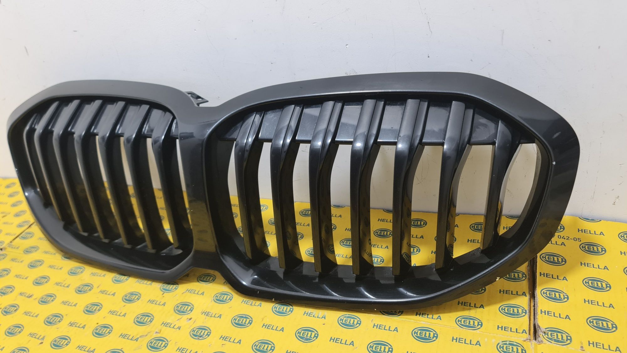 Grila masca radiator bara fata BMW 1 F40