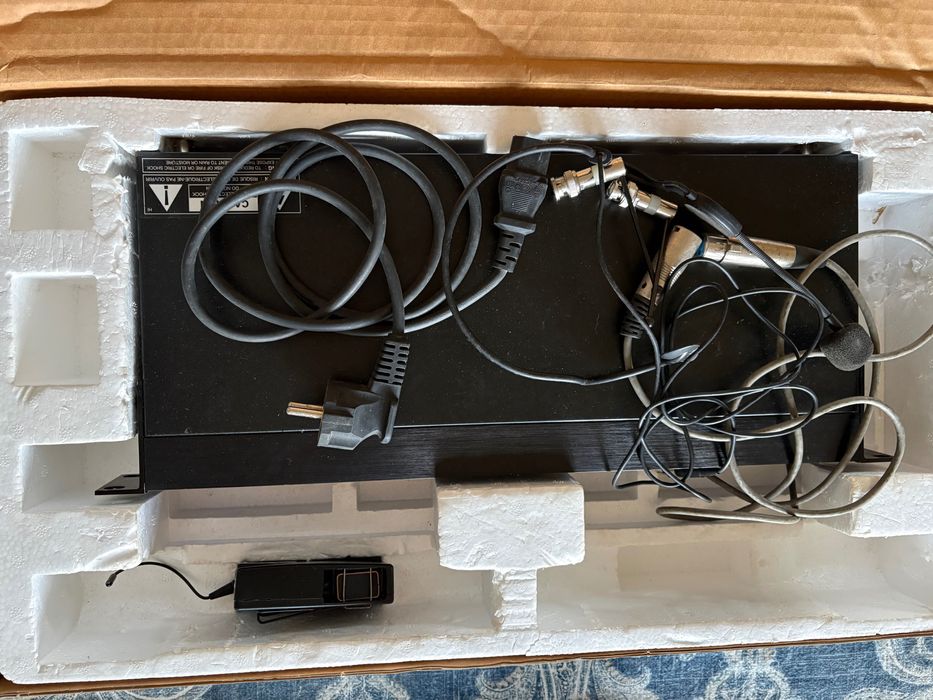 Ултрависокочестотен уайърлес микрофон