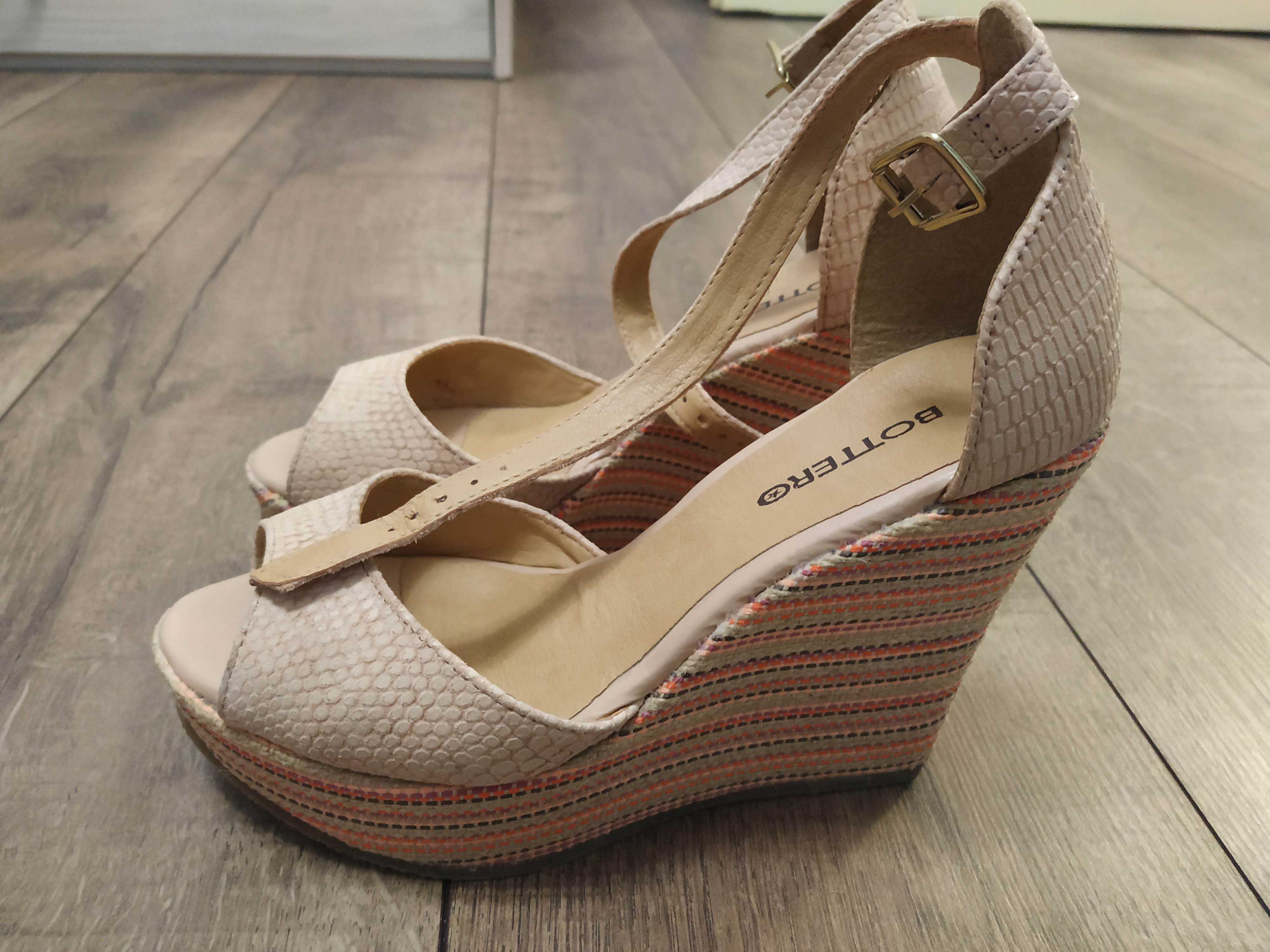 Дамски обувки с платформа Bottero