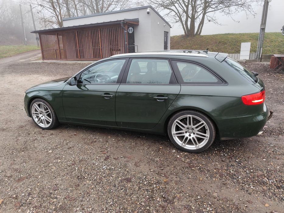 Audi A4 anul 2011