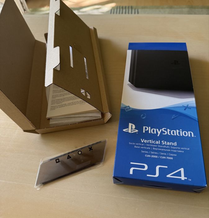 Playstation 4 Верикална Стойка - Оригинал
