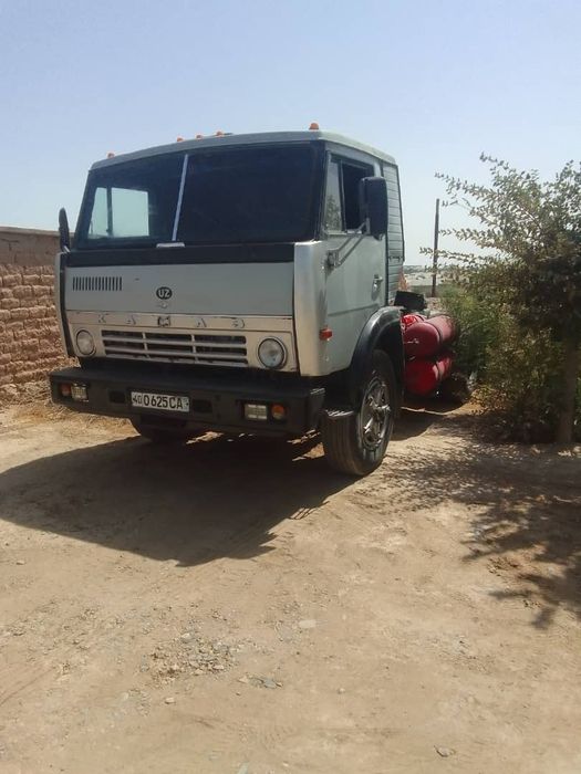 Камаз тягач сотилади