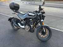 Motocicleta A2 Husqvarna Svartpilen 401