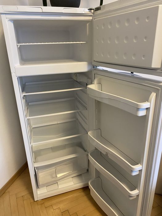 Хладилник с камера А+