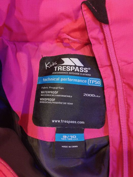 Geacă de toamnă iarnă aproape noua / TRESPASS