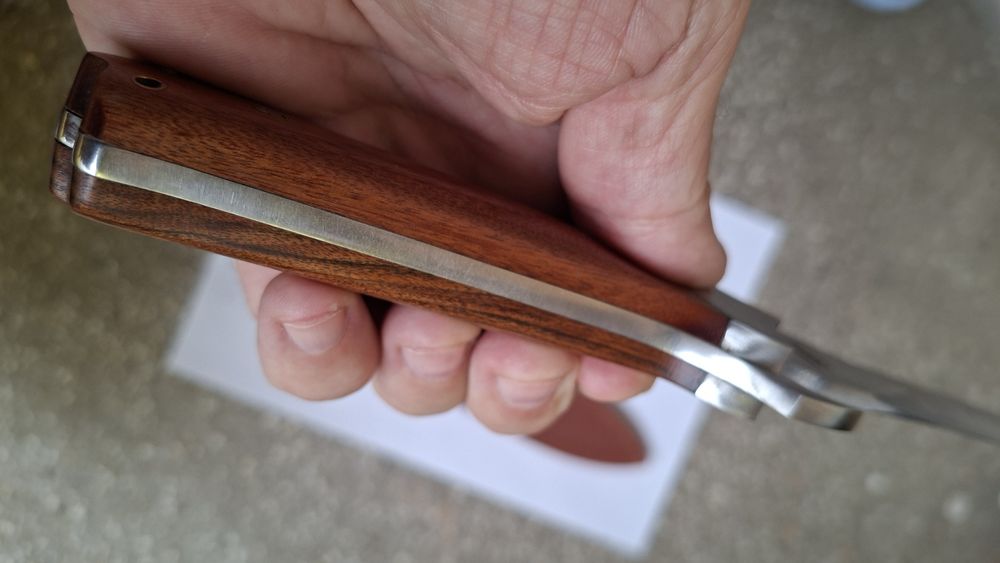 Cuțit vânătoare cu dublu tăiș ( tip sabie ) – 225g – 25,5 cm