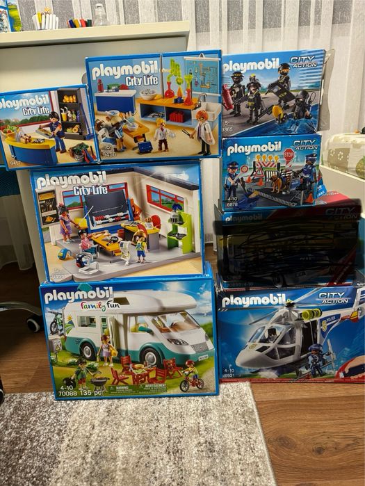 Vand playmobil in stare buna