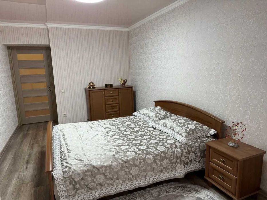 Дава се под наем Тристаен апартамент в София, Зона Б-18 - 100 кв.м за 612 € - Снимка #4