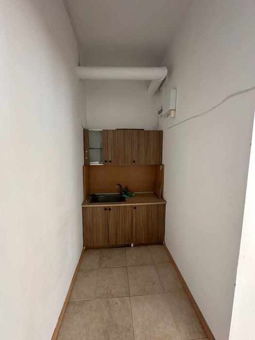 Дава се под наем Магазин в Пловдив, Тракия - 100 кв.м за 663 € - Снимка #4