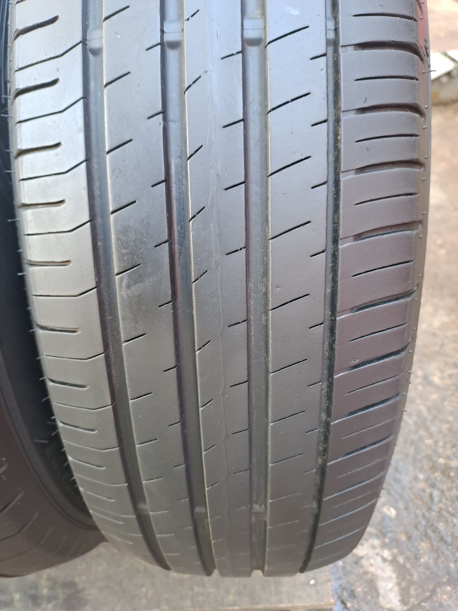 4бр. 205/70/16 Falken: Летни гуми за джип/ SUV