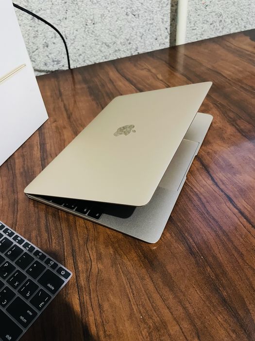 MacBook holati yaxshi aybi yuq narxi arzon