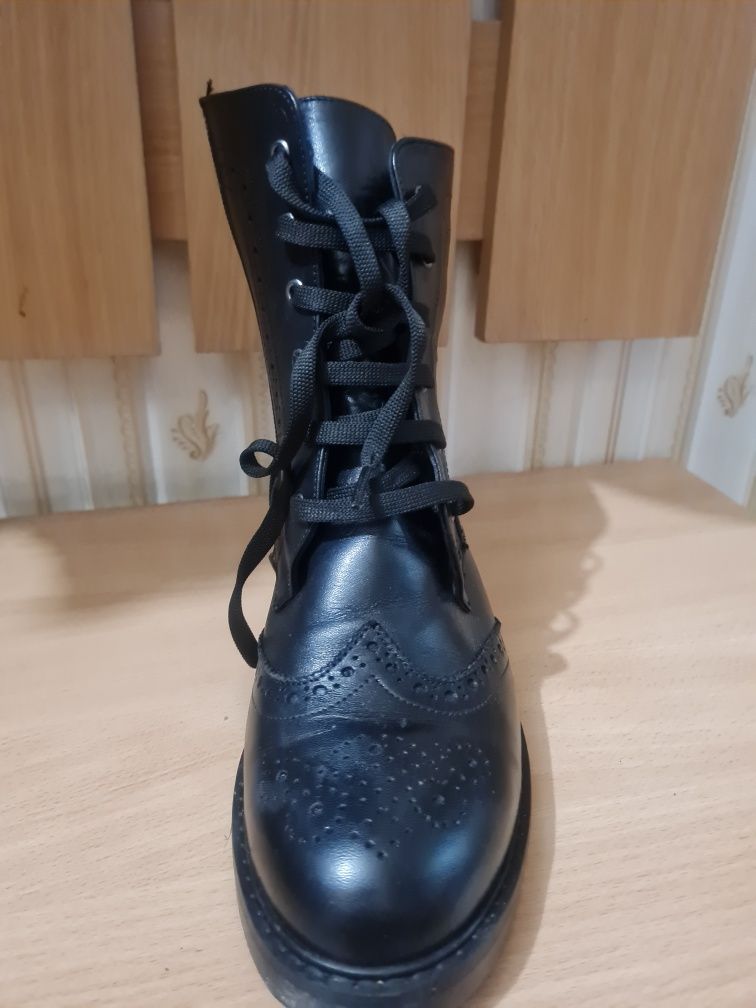 Продам ботинки зимние