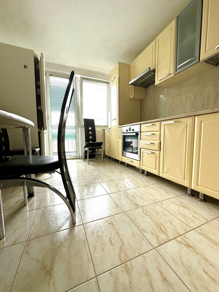 Apartament de vânzare cu 4 camere Ampoi 1