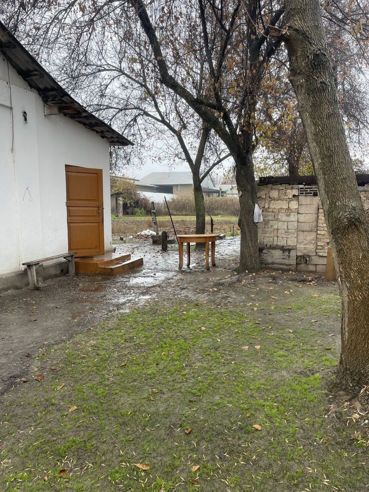 Ховли участок сотилади