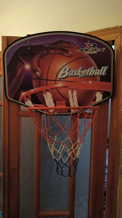 Продам баскетбольное кольцо с креплением на дверь