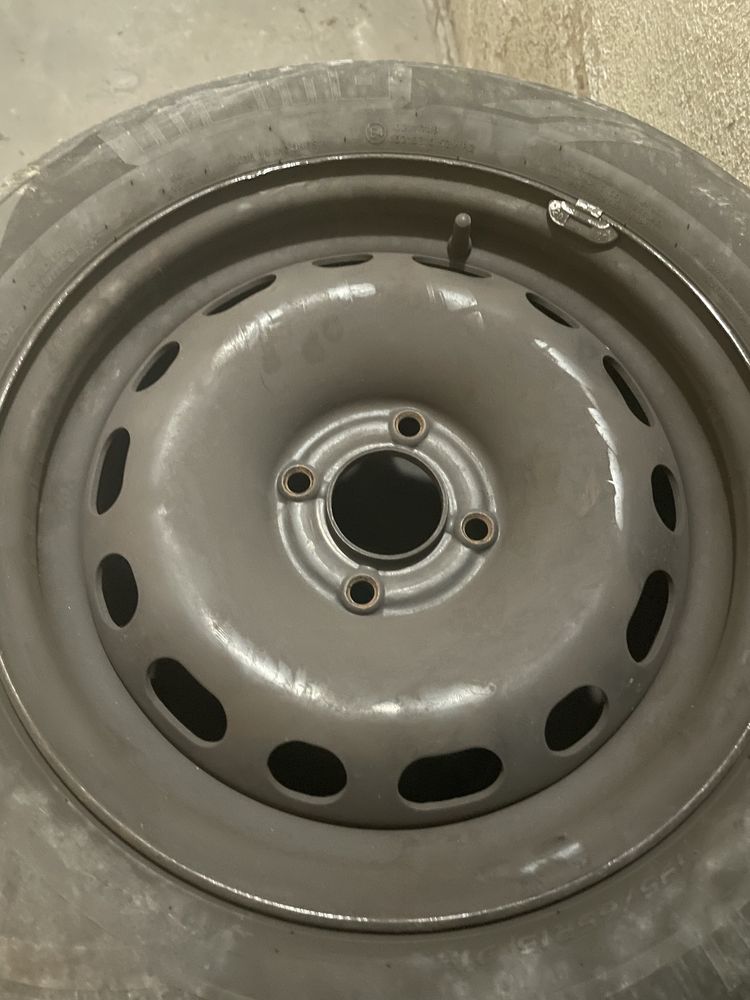 Продавам летни гуми с джанти 195/65/R15