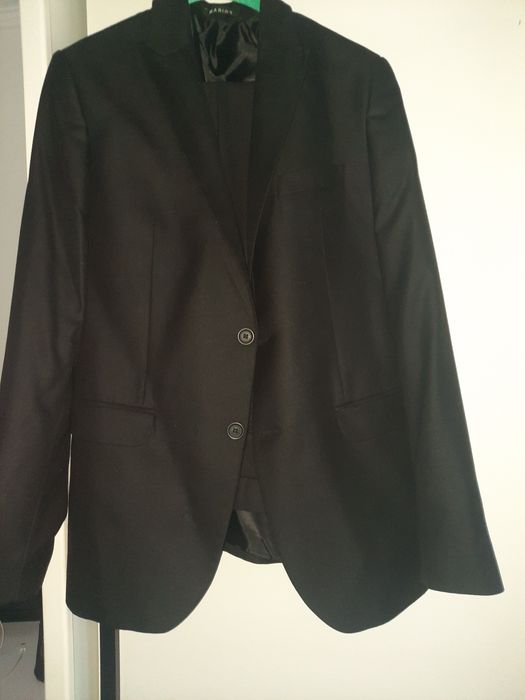 Costum barbatesc cadou 2 camasi!