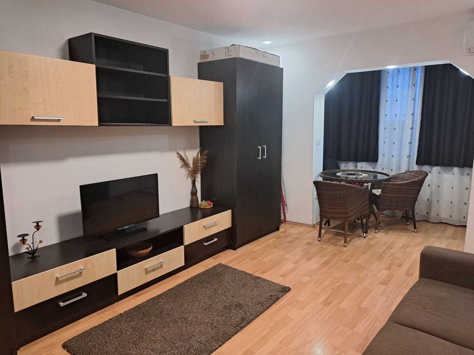 Vand apartament cu o camera Buziasului