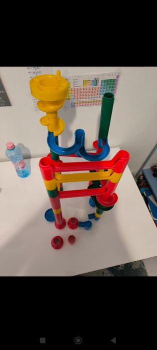 Cascada Lena 40 piese in stare buna