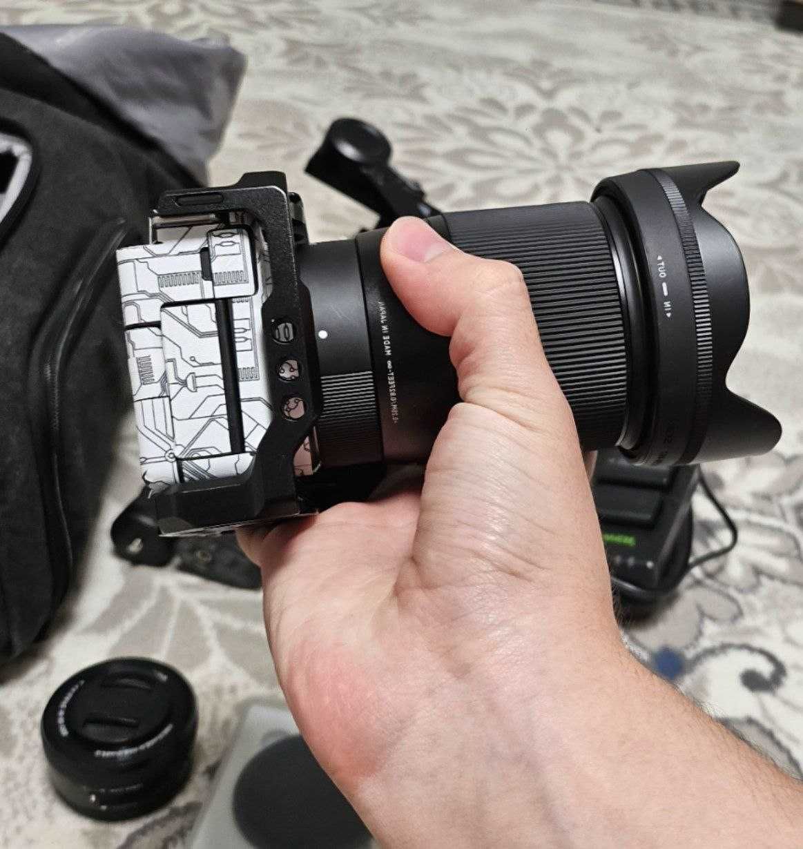 Sony ZV E 10 DJI rs3 mini Sigma 16mm 1.4f …eщё.