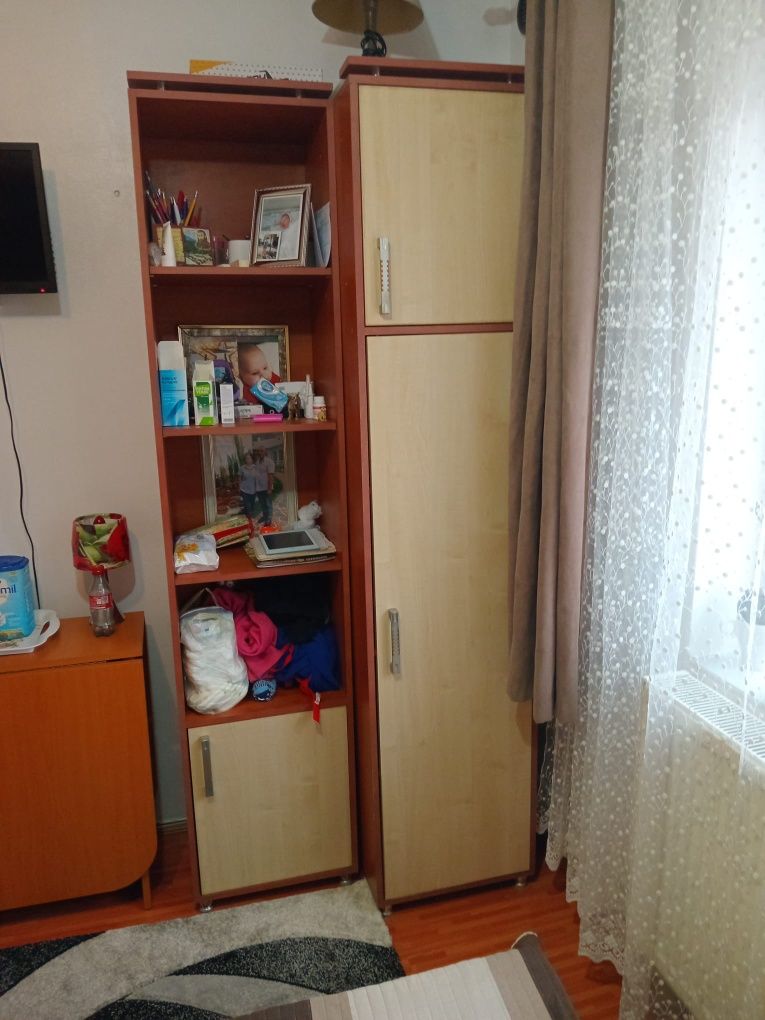 Vând 2 corpuri de mobila