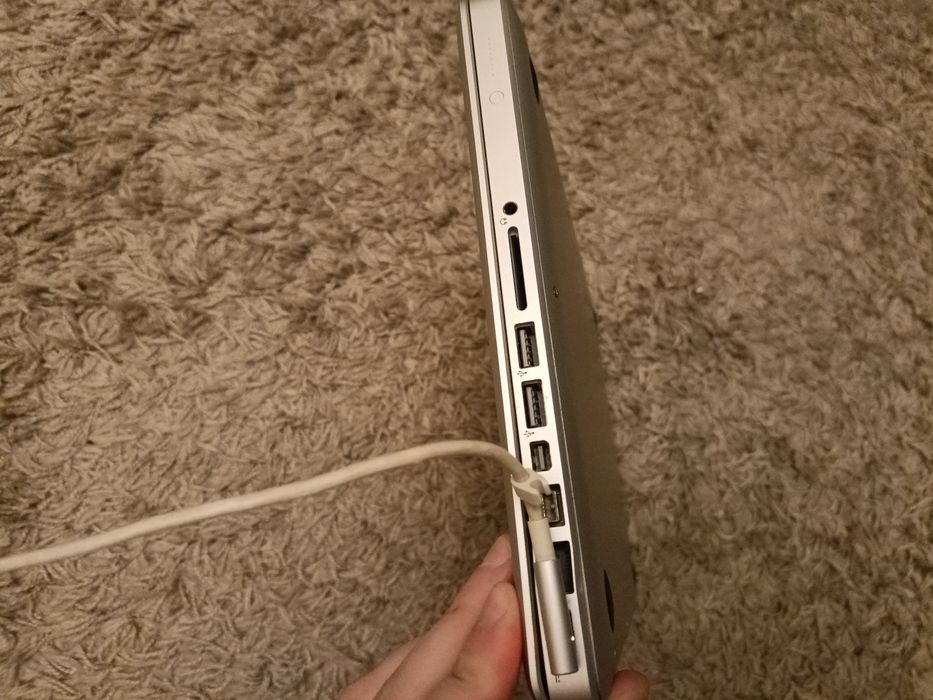 Macbook Pro 13, I5, ssd 2 Tb, impecabil. Cititi anuntul!