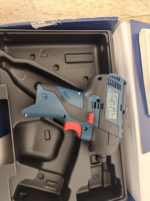 filetanta Bosch cu impact 12V-115