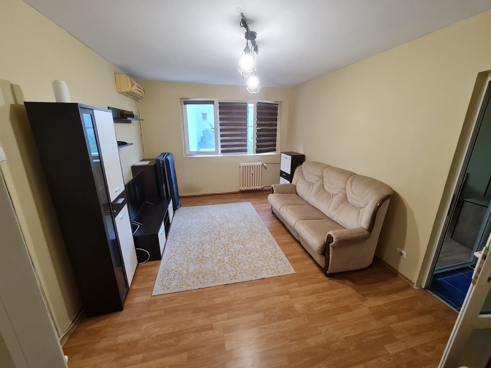 Închiriere apartament 3 camere - Câmpia libertății- Titan