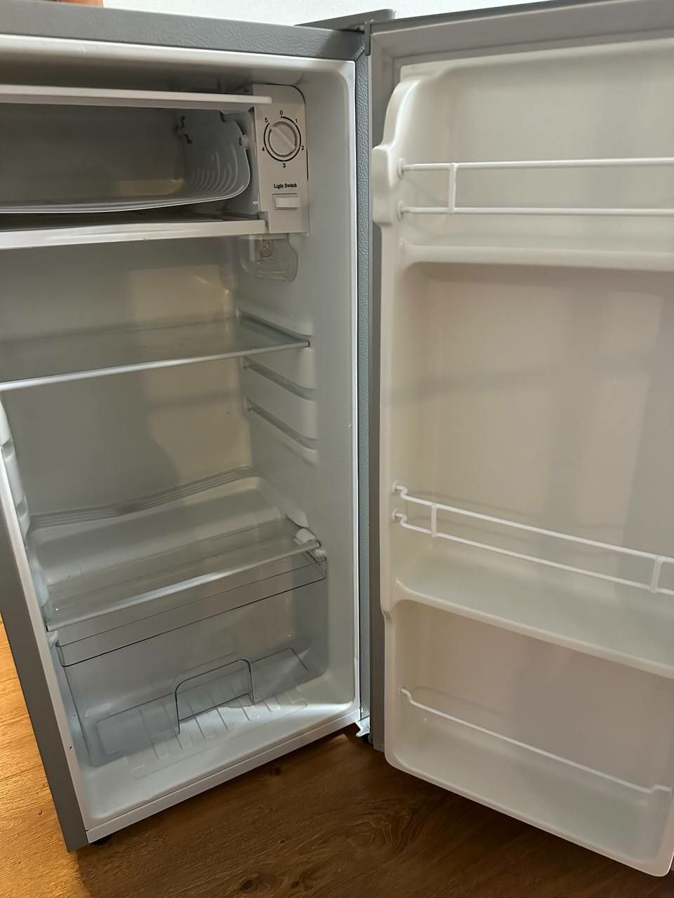 Холодильник leadbros, в отличном состоянии