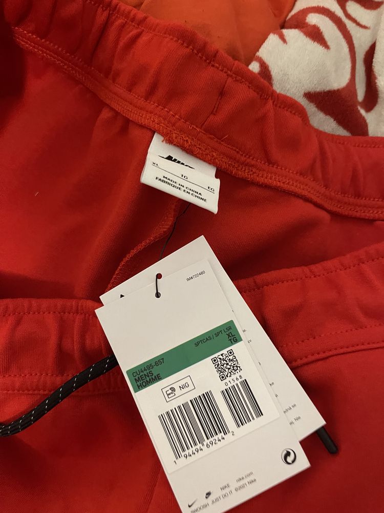 Pantaloni Nike Tech Fleece Red (rosii)