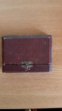 cutie deosebita din lem foarte veche