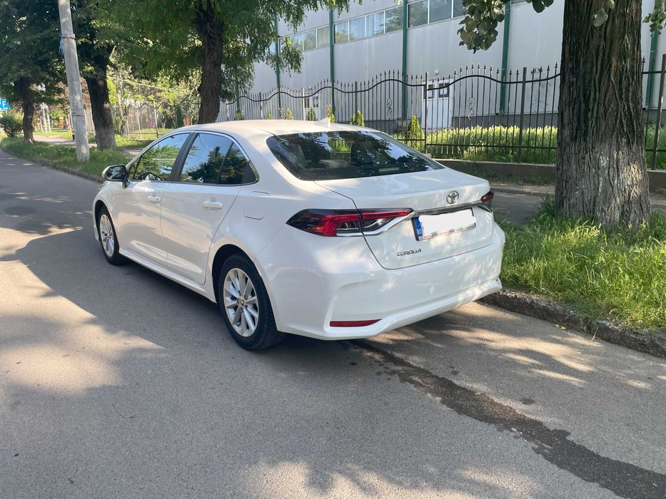 Toyota Corolla Sedan 1.6 Dynamic (4 cilindri), 28.000km, Garantie!