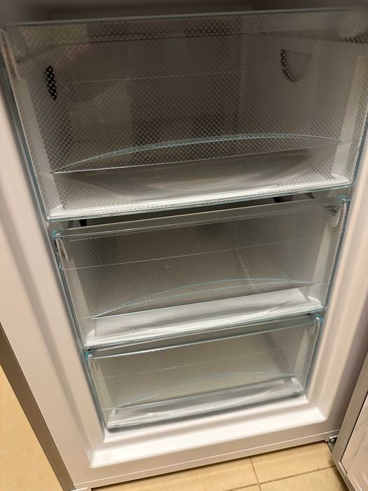 Хладилник с фризер LIEBHERR CUele331-26, 296 л