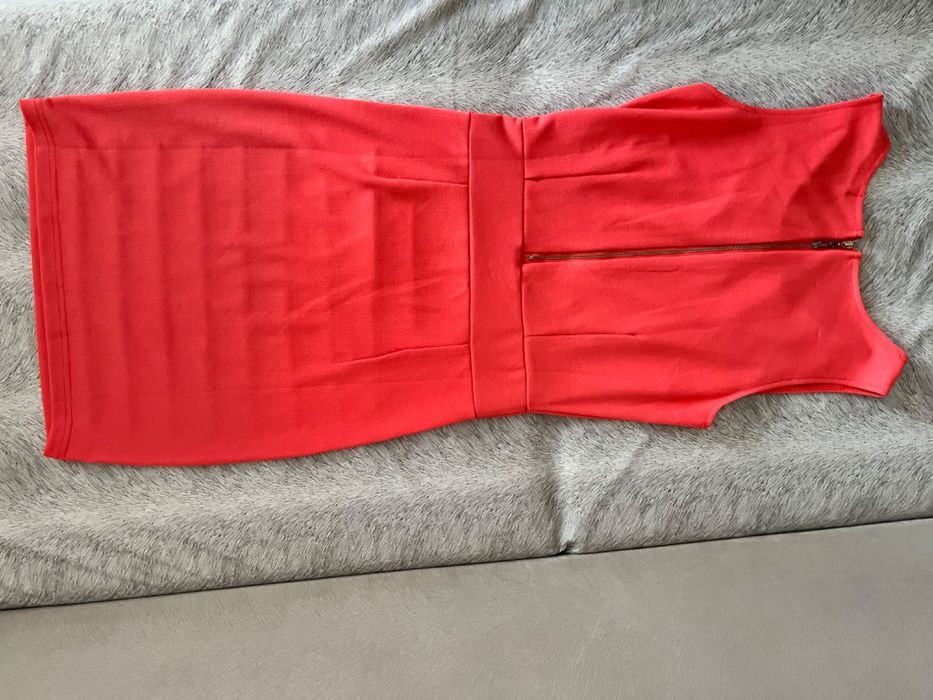 Спортно елегантна дамска рокля