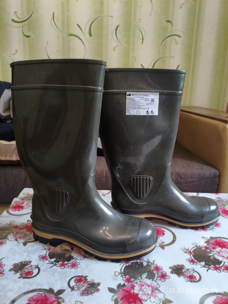 Продам сапоги резиновые