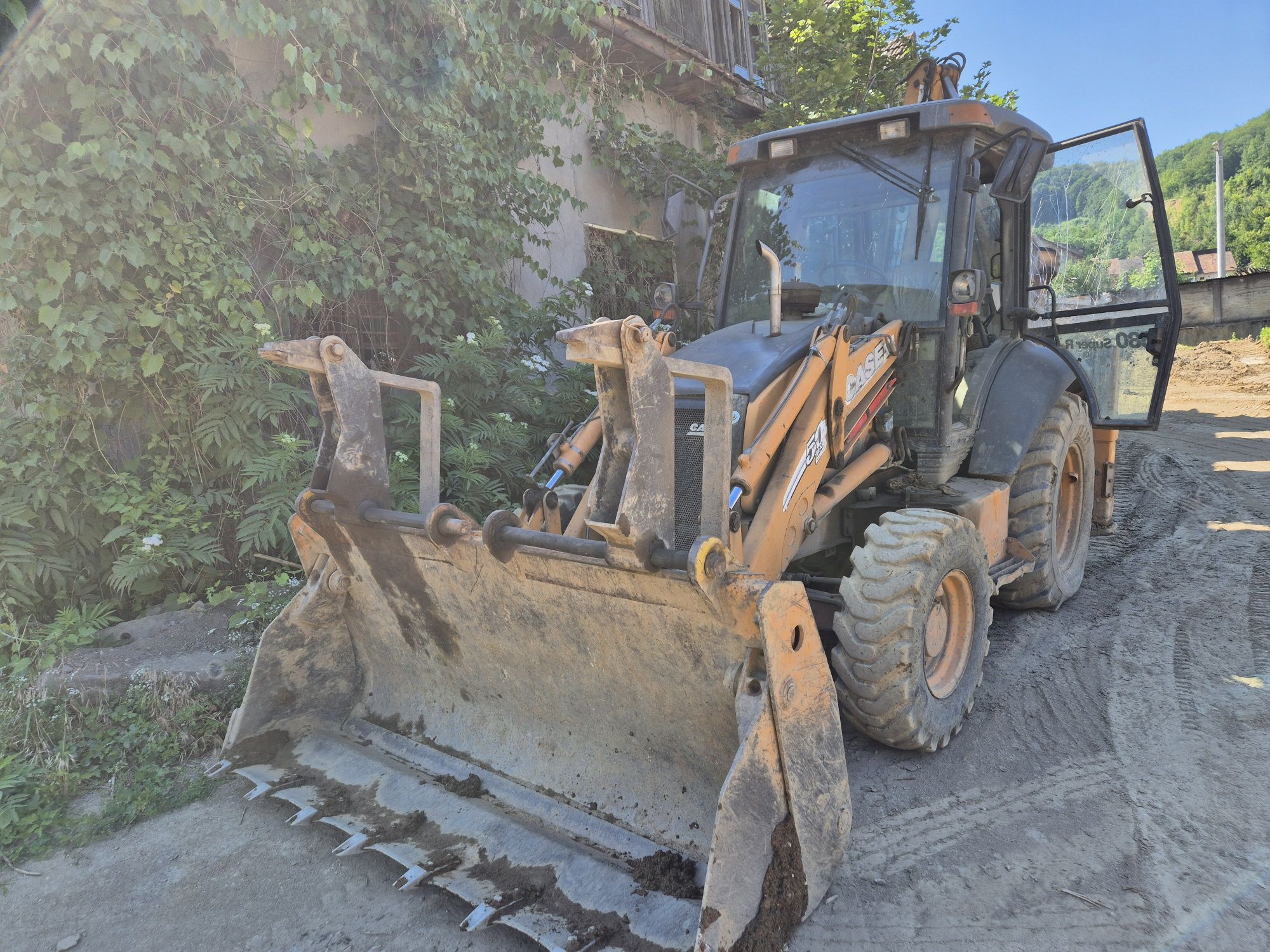 Buldoexcavator Case 580 SR