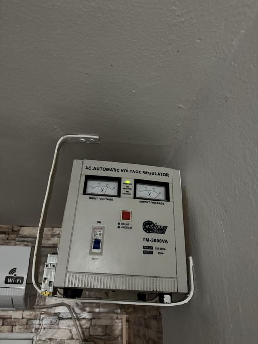 Stabilizator tensiune 3000VA